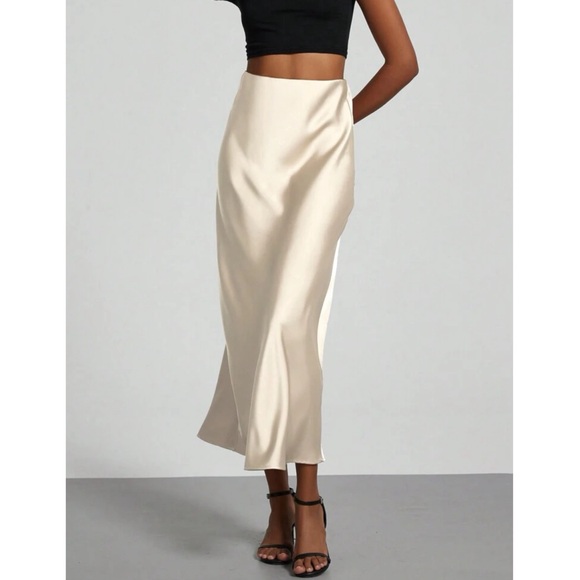 Satin Chic midi skirt in Olive Green - Picture 13 of 16